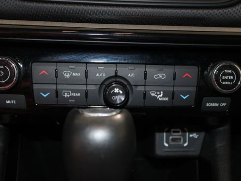Used 2025 Jeep Compass Trailhawk AWD/4WD image 48