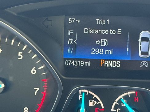 Used 2017 Ford Escape SE image 27