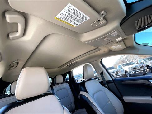 Used 2020 Ford Escape Titanium image 13