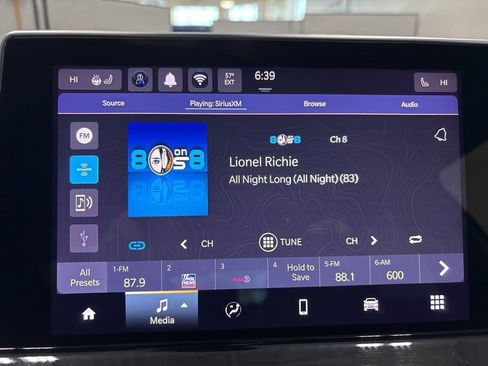 Used 2025 Jeep Compass Limited image 24