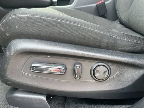 Used 2025 Honda CR-V EX image 16