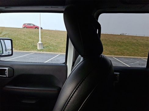 Used 2022 Jeep Gladiator Rubicon image 17