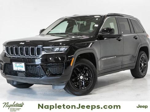 Used 2025 Jeep Grand Cherokee Laredo X w/ Luxury Tech Group I AWD/4WD image 1