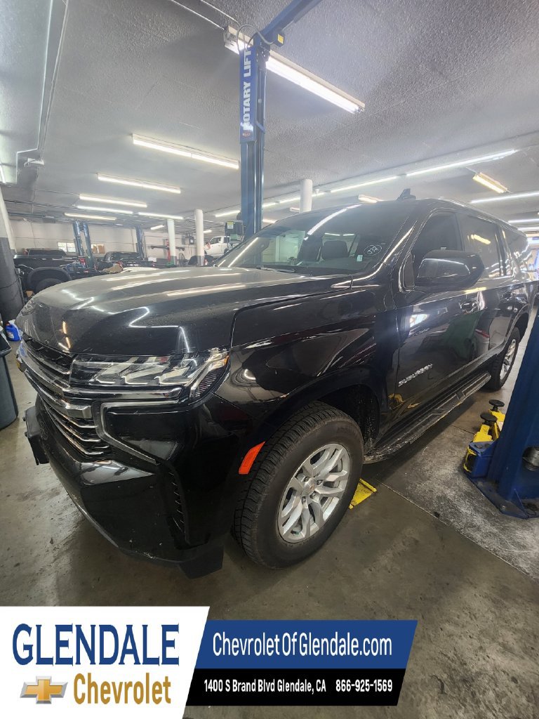 Used 2024 Chevrolet Suburban LT AWD/4WD image 2