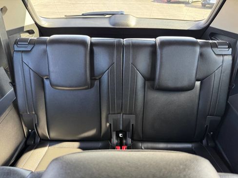 Used 2018 Volkswagen Atlas SE image 23