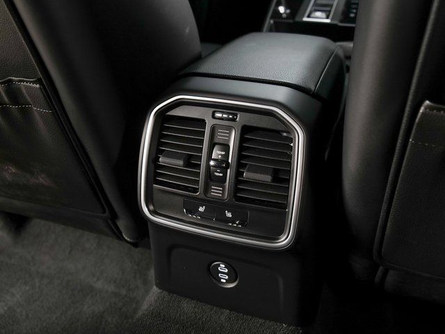 Certified 2026 Porsche Macan AWD/4WD image 25