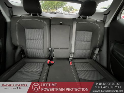 Used 2024 GMC Terrain SLE w/ Driver Convenience Package image 5