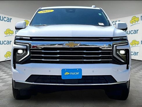 Used 2025 Chevrolet Suburban LT AWD/4WD image 2