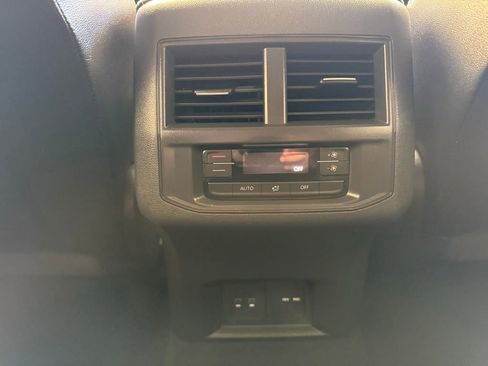 Used 2021 Volkswagen Atlas SE image 25