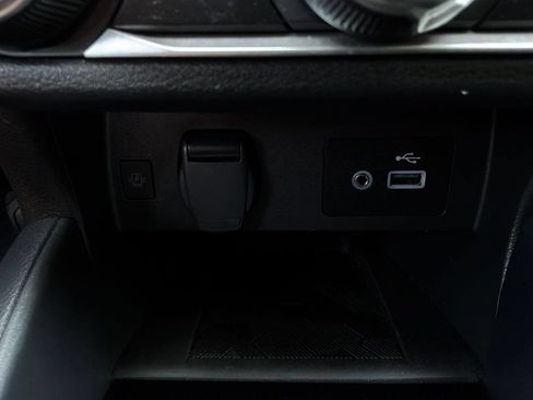 Used 2025 Nissan Versa SV FWD image 23