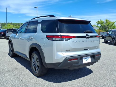 Used 2025 Nissan Pathfinder SV AWD/4WD image 24