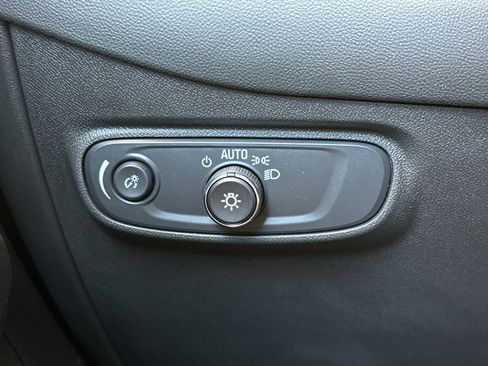 Used 2024 Chevrolet Equinox RS w/ RS Leather Package image 32