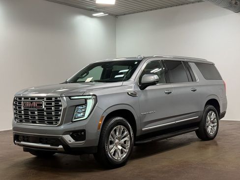 Used 2025 GMC Yukon XL Denali AWD/4WD image 7
