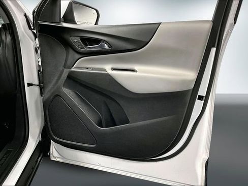 Used 2022 Chevrolet Equinox LT image 26
