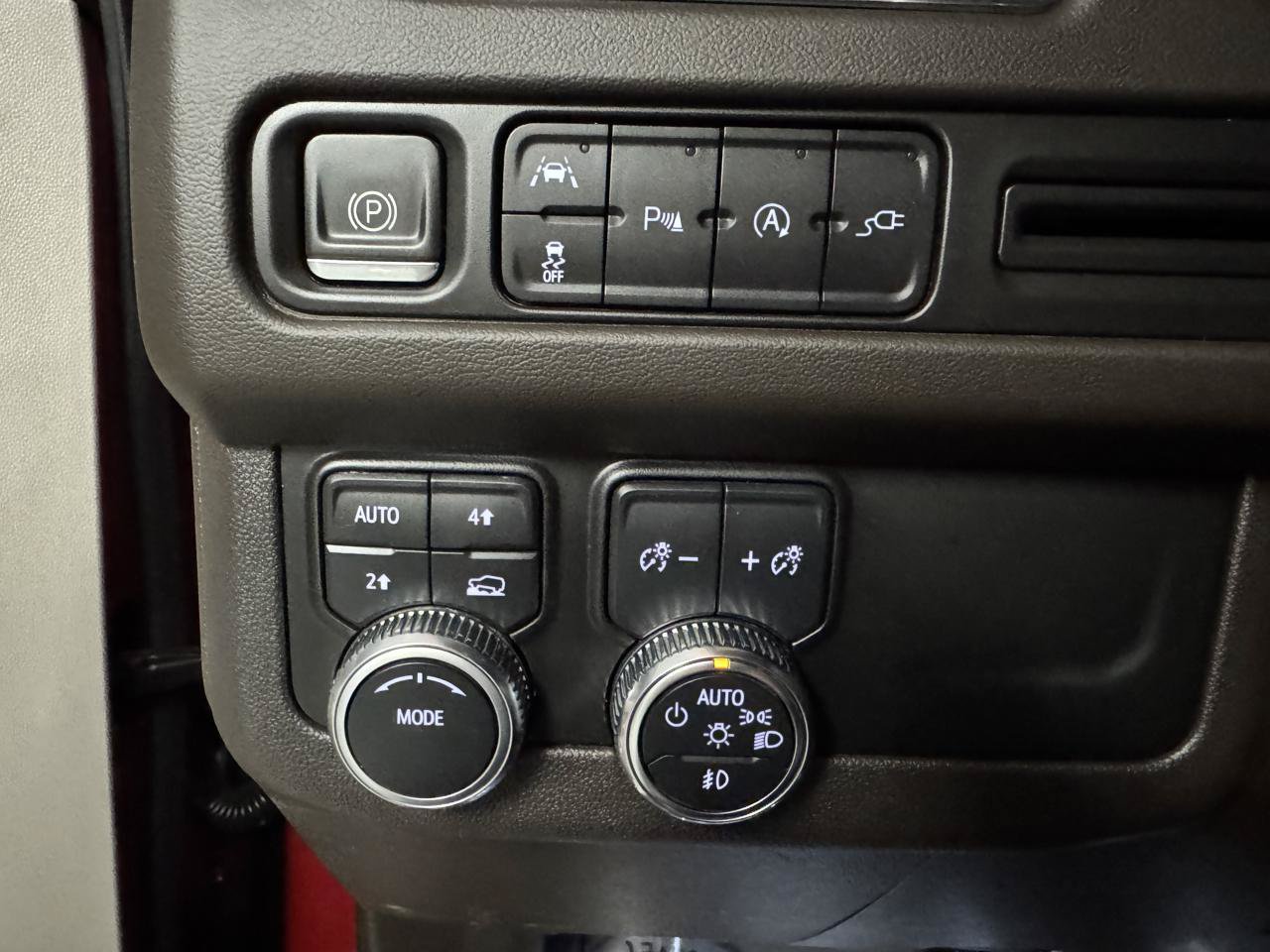 Used 2022 GMC Yukon XL SLT AWD/4WD image 41