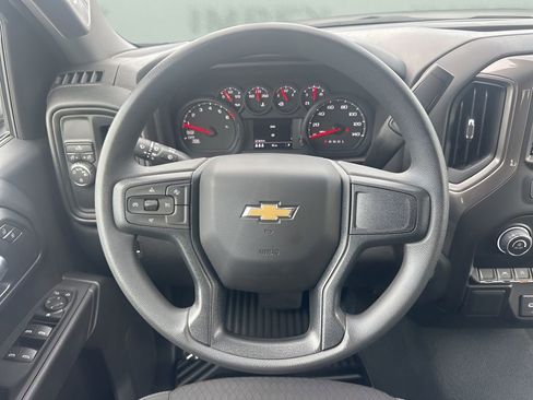 Used 2025 Chevrolet Silverado 1500 Custom image 13