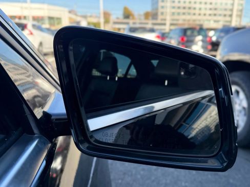 Used 2014 Mercedes-Benz E 350 4MATIC Sedan image 55