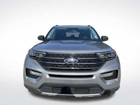 Used 2023 Ford Explorer XLT w/ Equipment Group 202A RWD image 3