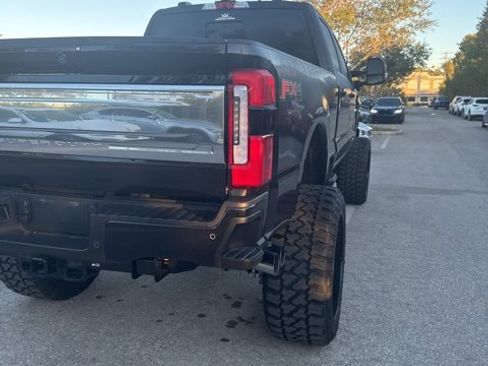 Used 2025 Ford F250 Platinum image 13