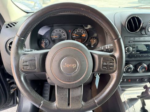 Used 2014 Jeep Patriot Latitude FWD image 10