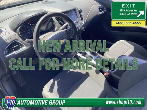 Used 2017 Chevrolet Cruze LT FWD image 5