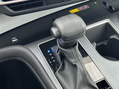 Used 2025 Toyota Sienna LE w/ LE Plus Package image 22