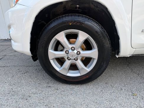 Used 2009 Toyota RAV4 Limited FWD image 26