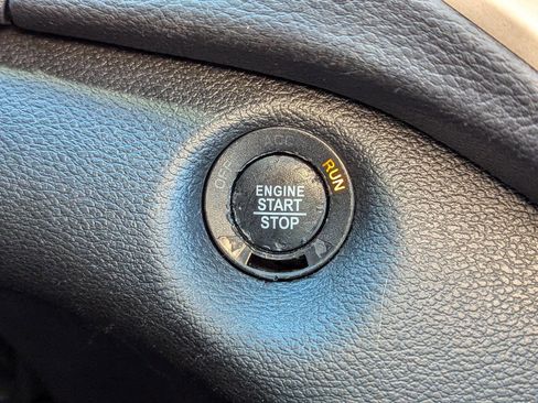 Used 2018 Jeep Cherokee Limited image 26