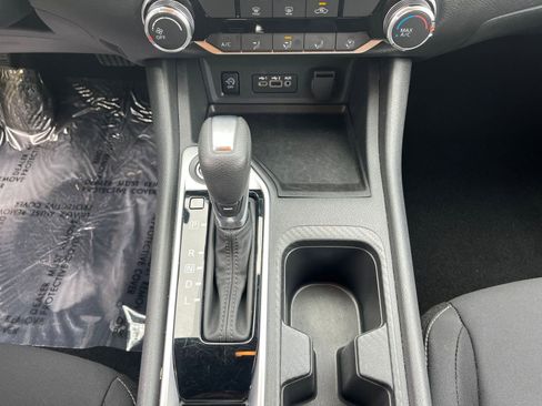 Used 2025 Nissan Sentra SV image 39