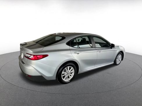 Used 2025 Toyota Camry LE image 13