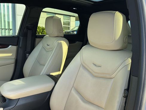 Used 2017 Cadillac XT5 Premium Luxury image 26