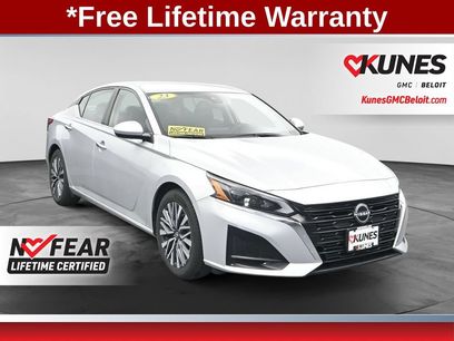 Used 2023 Nissan Altima 2.5 SV
