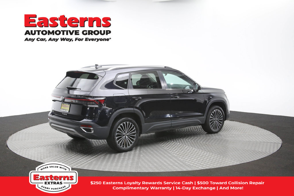 Used 2025 Volkswagen Taos SE FWD image 41