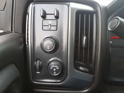 Used 2018 Chevrolet Silverado 1500 LT w/ All Star Edition image 31