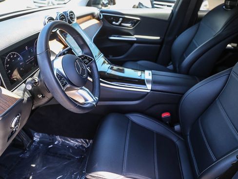 Used 2025 Mercedes-Benz GLC 350e 4MATIC image 16
