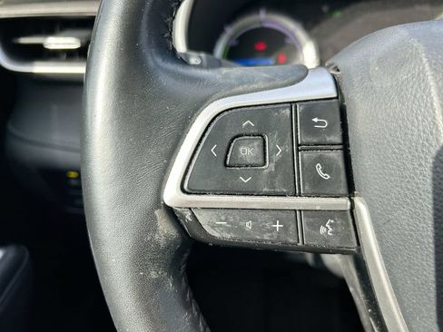 Used 2022 Toyota Highlander XLE FWD image 16