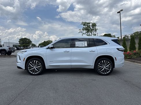 New 2026 Buick Enclave Avenir w/ Super Cruise Package FWD image 7