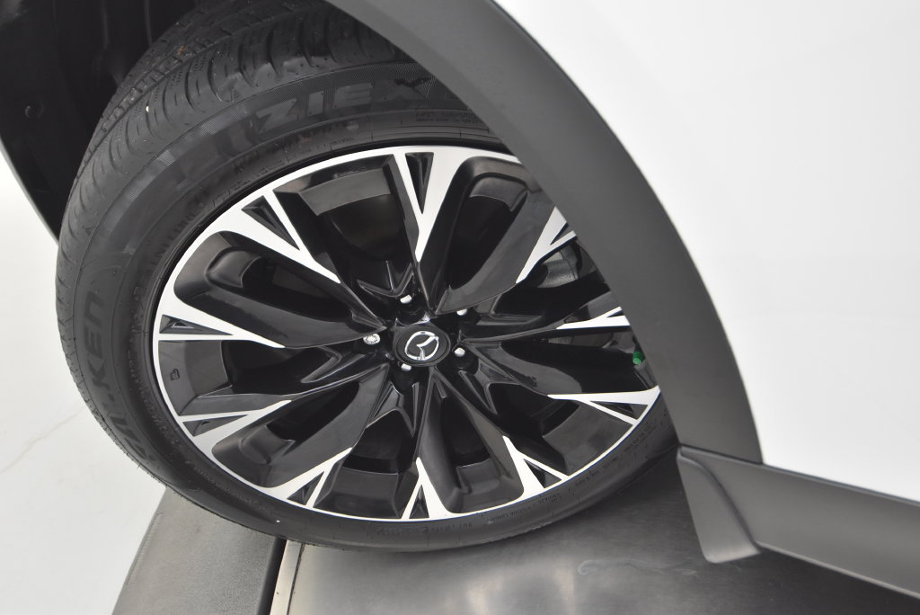 Certified 2025 MAZDA CX-90 Plug-In Hybrid w/ Premium Plus AWD/4WD image 40
