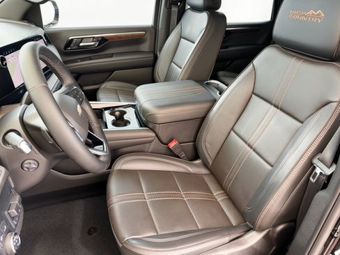 Used 2025 Chevrolet Tahoe High Country AWD/4WD image 5