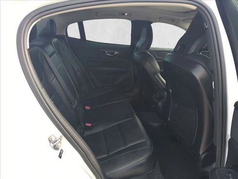 Used 2020 Volvo S60 T5 Momentum w/ Premium Package image 20