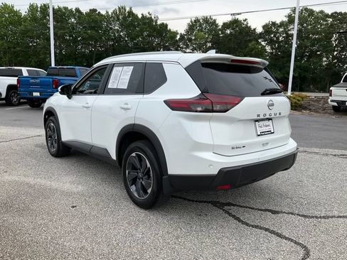 Used 2026 Nissan Rogue SV w/ SV Premium Package FWD image 23