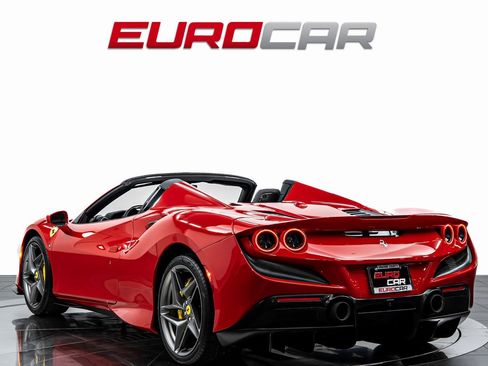 Used 2022 Ferrari F8 Tributo image 4