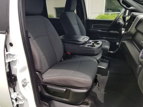 Certified 2025 RAM 2500 Big Horn AWD/4WD image 18