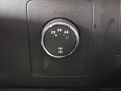 Used 2011 Chevrolet Silverado 2500 LT w/ Interior Plus Package image 18