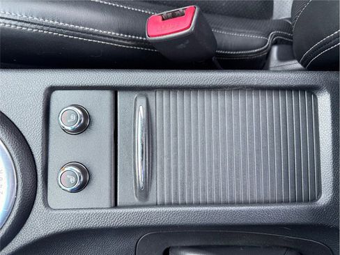 Used 2011 INFINITI G37 Sport image 23