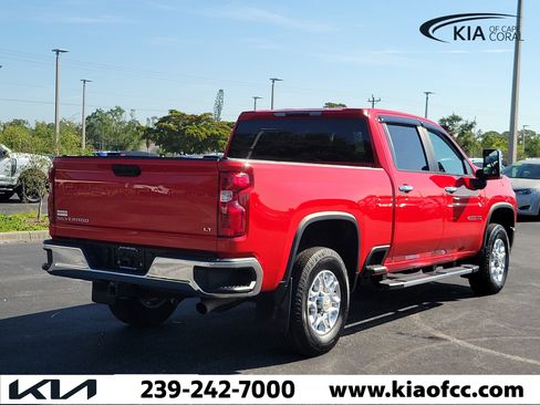 Used 2022 Chevrolet Silverado 2500 LT w/ Convenience Package AWD/4WD image 6