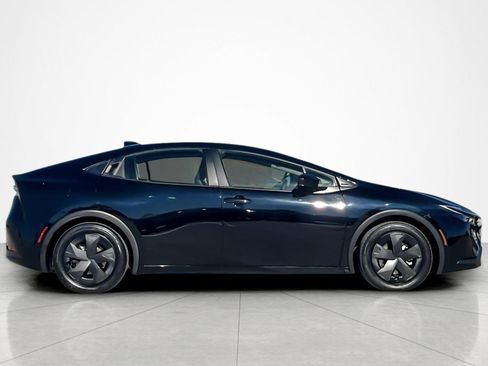 Used 2023 Toyota Prius Prime SE image 6