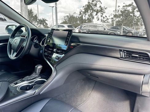 Used 2022 Toyota Camry XLE image 30