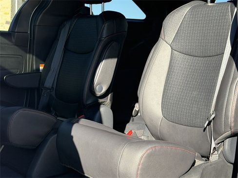 Used 2025 Toyota Sienna XSE image 21