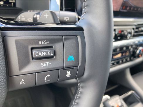New 2026 Nissan Pathfinder Platinum FWD image 20